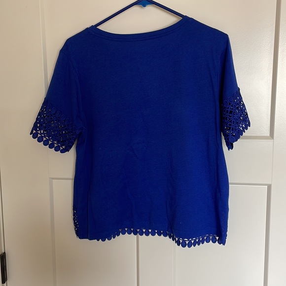 Lacy Trimmed Tee - Picture 4 of 4